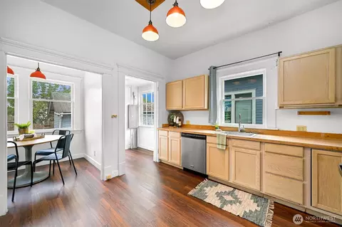 Kitchen - 905 E Maple St, Bellingham, WA 98225 photo 1 of 2