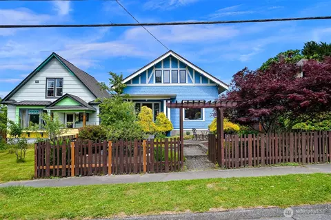905 E Maple St, Bellingham, WA 98225