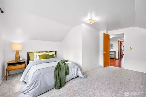 Bedroom - 905 E Maple St, Bellingham, WA 98225 photo 4 of 5