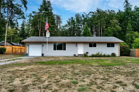 1808 Wellington Dr, Oak Harbor, WA 98277