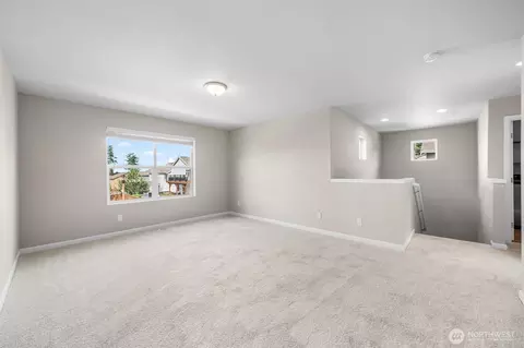 Living - 451 Jasmine Ln N, Enumclaw, WA 98022 photo 2 of 2