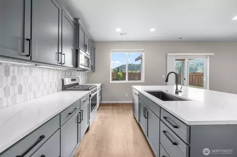 Kitchen - 451 Jasmine Ln N, Enumclaw, WA 98022 photo 3 of 3