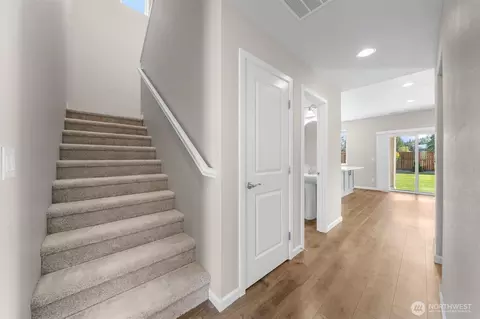Entry Way - 451 Jasmine Ln N, Enumclaw, WA 98022 photo 1 of 2