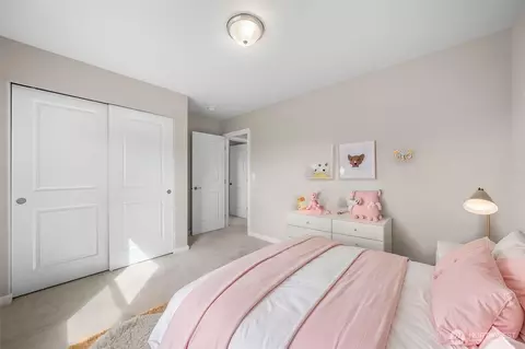 Bedroom - 451 Jasmine Ln N, Enumclaw, WA 98022 photo 4 of 5