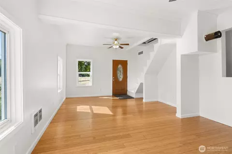 Living - 140 Front St, Doty, WA 98539 photo 2 of 3