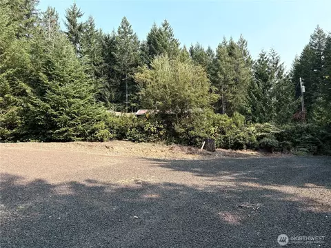 110 N Napilikai Dr, Lilliwaup, WA 98555