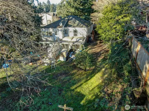 317 N 138th St, Seattle, WA 98133