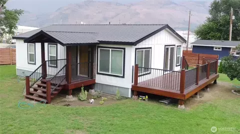105 14th Ave, Oroville, WA 98844