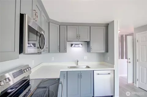 Kitchen - 2524 Walnut St, Everett, WA 98201 photo 3 of 4