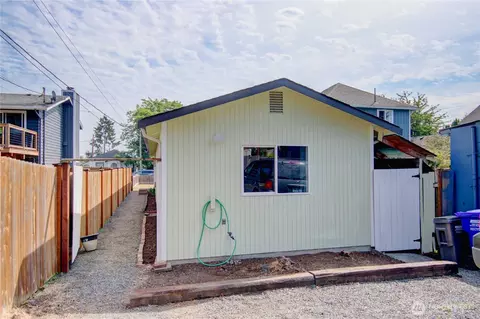 Exterior - 2524 Walnut St, Everett, WA 98201 photo 1 of 4