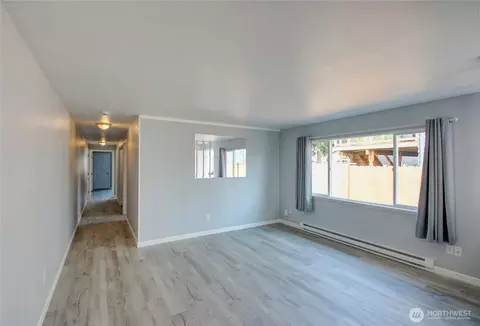 Living - 2524 Walnut St, Everett, WA 98201 photo 1 of 5