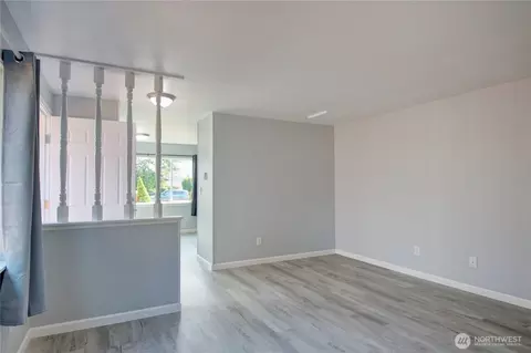Living - 2524 Walnut St, Everett, WA 98201 photo 5 of 5