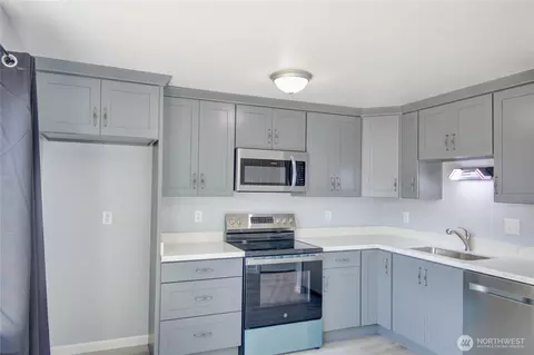Kitchen - 2524 Walnut St, Everett, WA 98201 photo 2 of 4