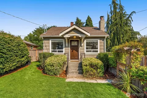 10530 Ashworth Ave N, Seattle, WA 98133