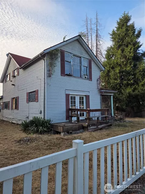 Exterior - 111 Calistoga St E, Orting, WA 98360 photo 2 of 17