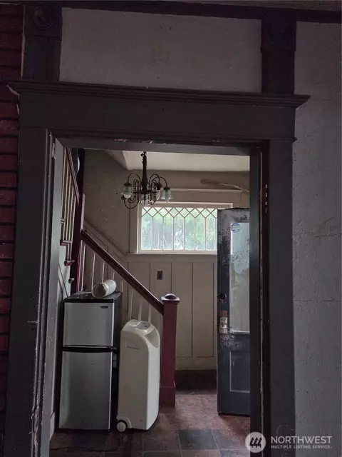 Entry Way - 111 Calistoga St E, Orting, WA 98360 photo 2 of 6
