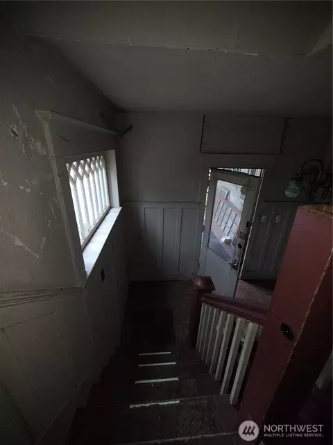 Entry Way - 111 Calistoga St E, Orting, WA 98360 photo 6 of 6