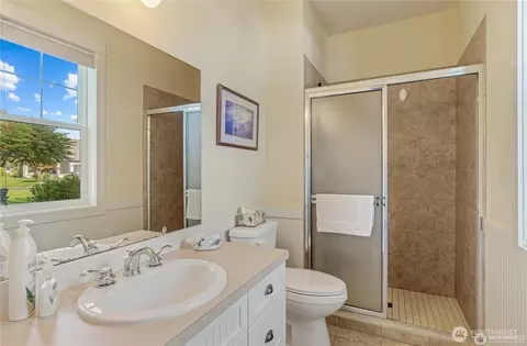 Bath - 117 Barefoot Ln, Oroville, WA 98844 photo 1 of 2