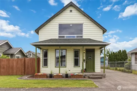 704 Columbia St, Kelso, WA 98626
