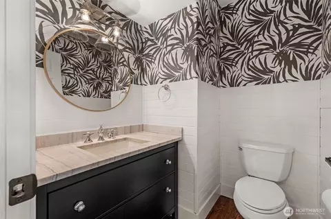 Bath - 5226 Narbeck Ave, Everett, WA 98203 photo 1 of 4