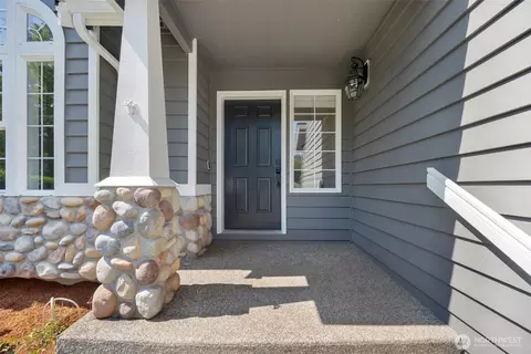 Exterior - 5226 Narbeck Ave, Everett, WA 98203 photo 4 of 10