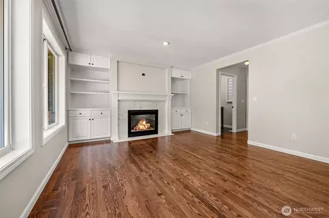 Living - 5226 Narbeck Ave, Everett, WA 98203 photo 5 of 7