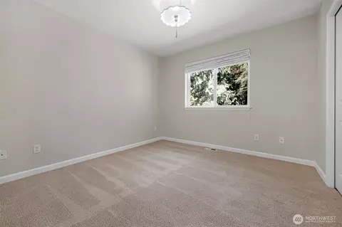 Bedroom - 5226 Narbeck Ave, Everett, WA 98203 photo 3 of 5
