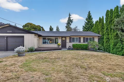 1581 NE 10th Ave, Oak Harbor, WA 98277