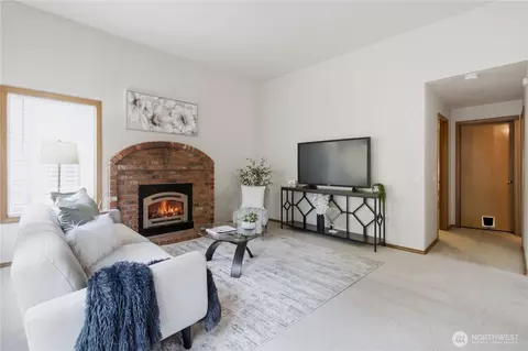 Living - 15031 93rd Pl NE, Bothell, WA 98011 photo 4 of 4