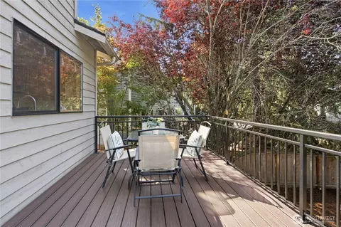 Exterior - 15031 93rd Pl NE, Bothell, WA 98011 photo 3 of 7
