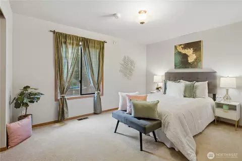 Bedroom - 15031 93rd Pl NE, Bothell, WA 98011 photo 1 of 8