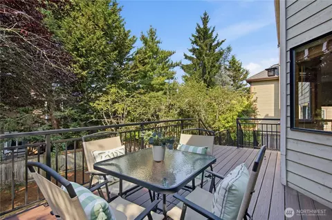 Exterior - 15031 93rd Pl NE, Bothell, WA 98011 photo 4 of 7