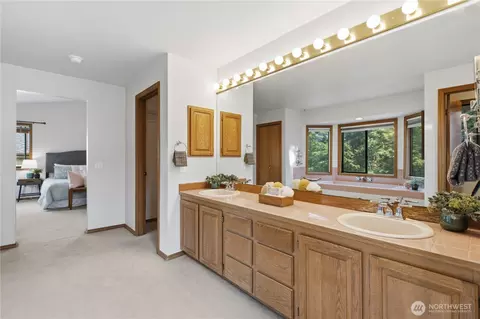 Bath - 15031 93rd Pl NE, Bothell, WA 98011 photo 5 of 6