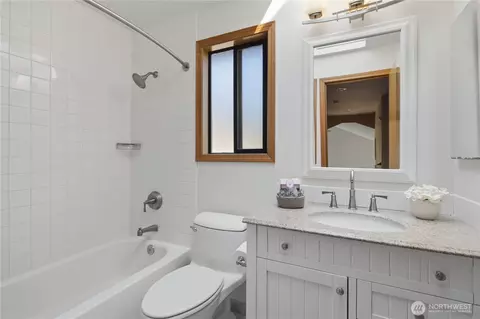 Bath - 15031 93rd Pl NE, Bothell, WA 98011 photo 6 of 6
