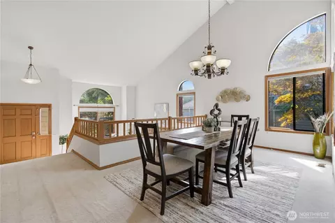 Dining - 15031 93rd Pl NE, Bothell, WA 98011 photo 2 of 3