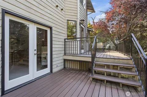 Exterior - 15031 93rd Pl NE, Bothell, WA 98011 photo 5 of 7