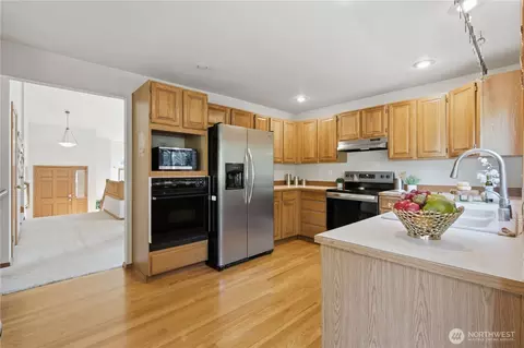 Kitchen - 15031 93rd Pl NE, Bothell, WA 98011 photo 2 of 4