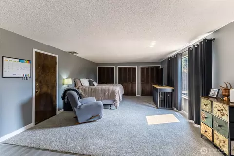 Bedroom - 26217 SE 426th St, Enumclaw, WA 98022 photo 8 of 9