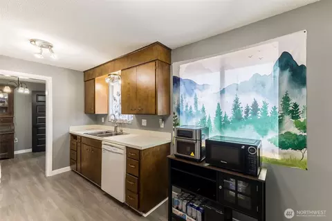 Kitchen - 26217 SE 426th St, Enumclaw, WA 98022 photo 1 of 2