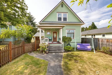 220 W 11th St, Port Angeles, WA 98362