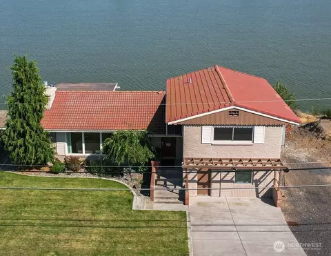 1345 W Lakeside Dr, Moses Lake, WA 98837