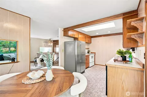 Dining - 12731 25th Ave SE, Everett, WA 98208 photo 2 of 2