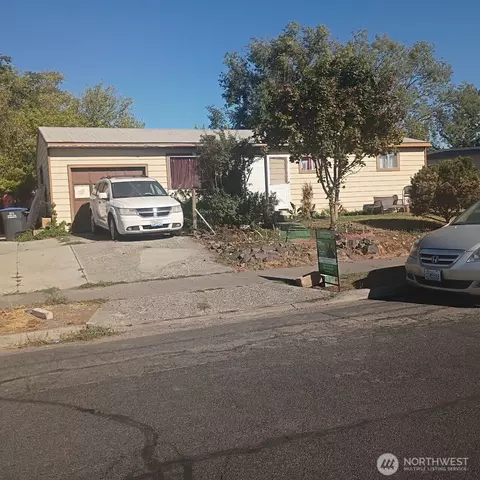 1435 W Sunset Dr, Moses Lake, WA 98837