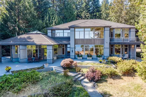 34302 Pilot Point Rd NE, Kingston, WA 98346
