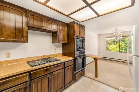Kitchen - 2418 Euclid Ave #6, Everett, WA 98203 photo 3 of 4