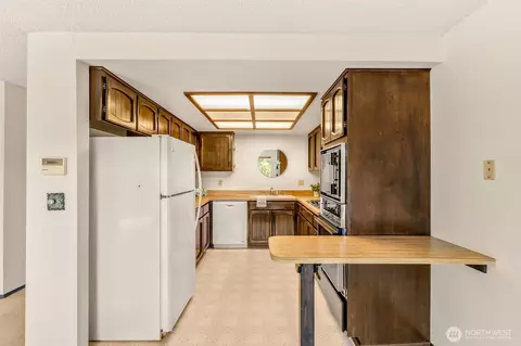Kitchen - 2418 Euclid Ave #6, Everett, WA 98203 photo 1 of 4