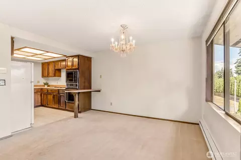 Dining - 2418 Euclid Ave #6, Everett, WA 98203 photo 1 of 1