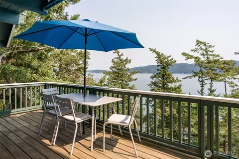 61 Yew Ln, Lopez Island, WA 98261