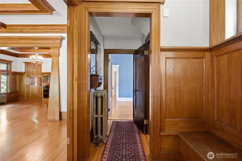 Entry Way - 917 E 20th Ave, Spokane, WA 99203 photo 1 of 4