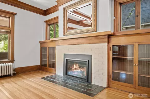 Living - 917 E 20th Ave, Spokane, WA 99203 photo 3 of 6